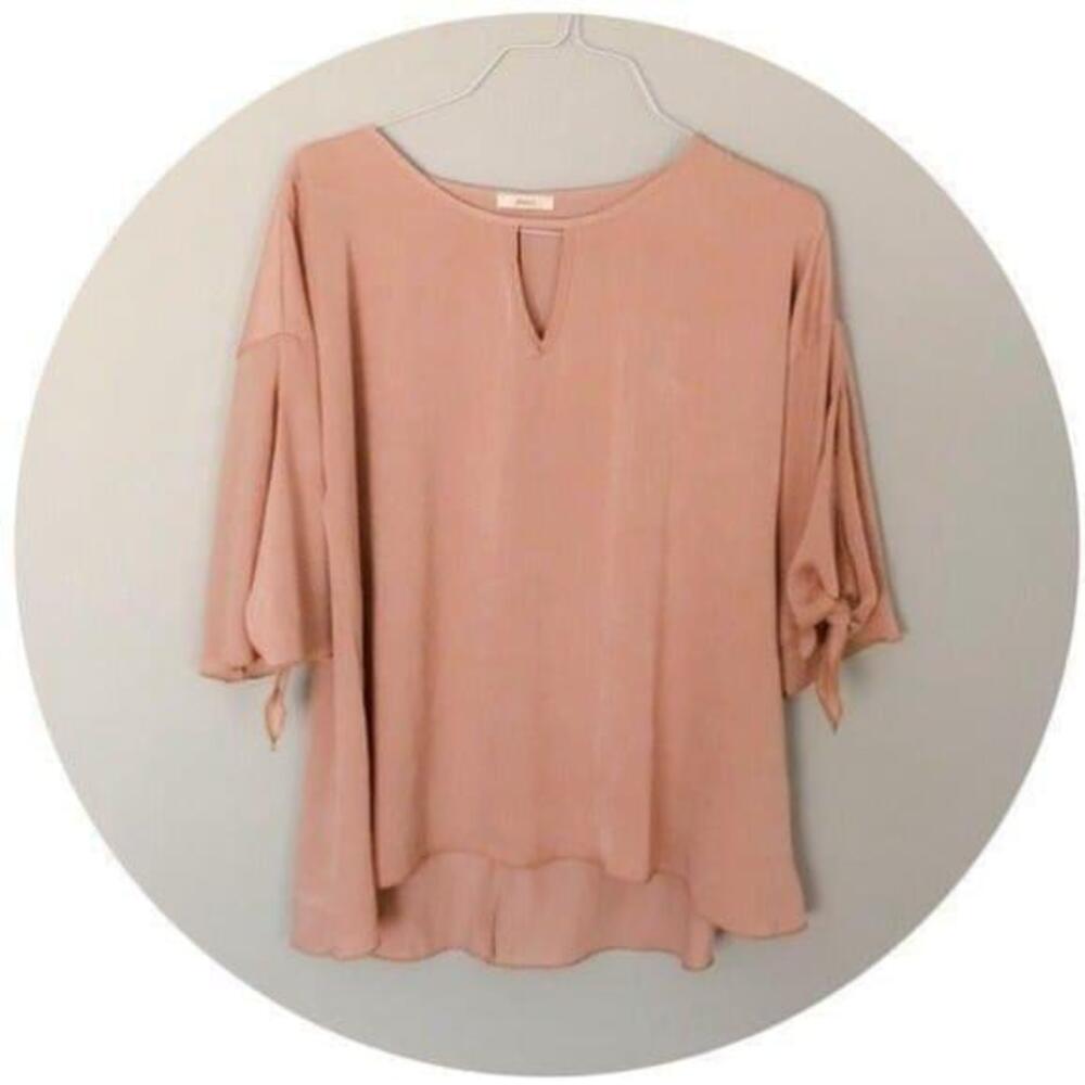 Jodifl Keyhole Cold Shoulder Blouse Small